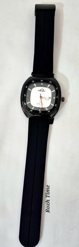 ساعت صفحه مربعی HERYI بند سیلیکونی (رابر) مشکی داخل صفحه سفید